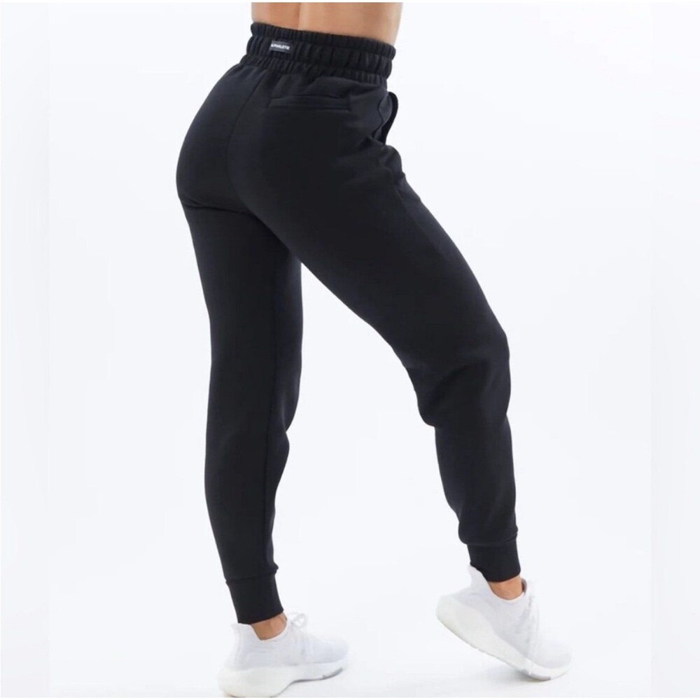Women’s Alphalete ELMTS Relaxed Cuff Jogger | Black - Size XS